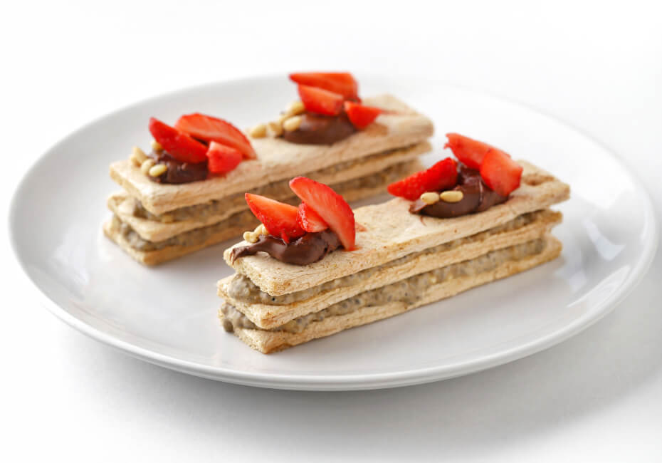 Chia, Halva, Strawberries & Nut Butter Crispbread Sandwich